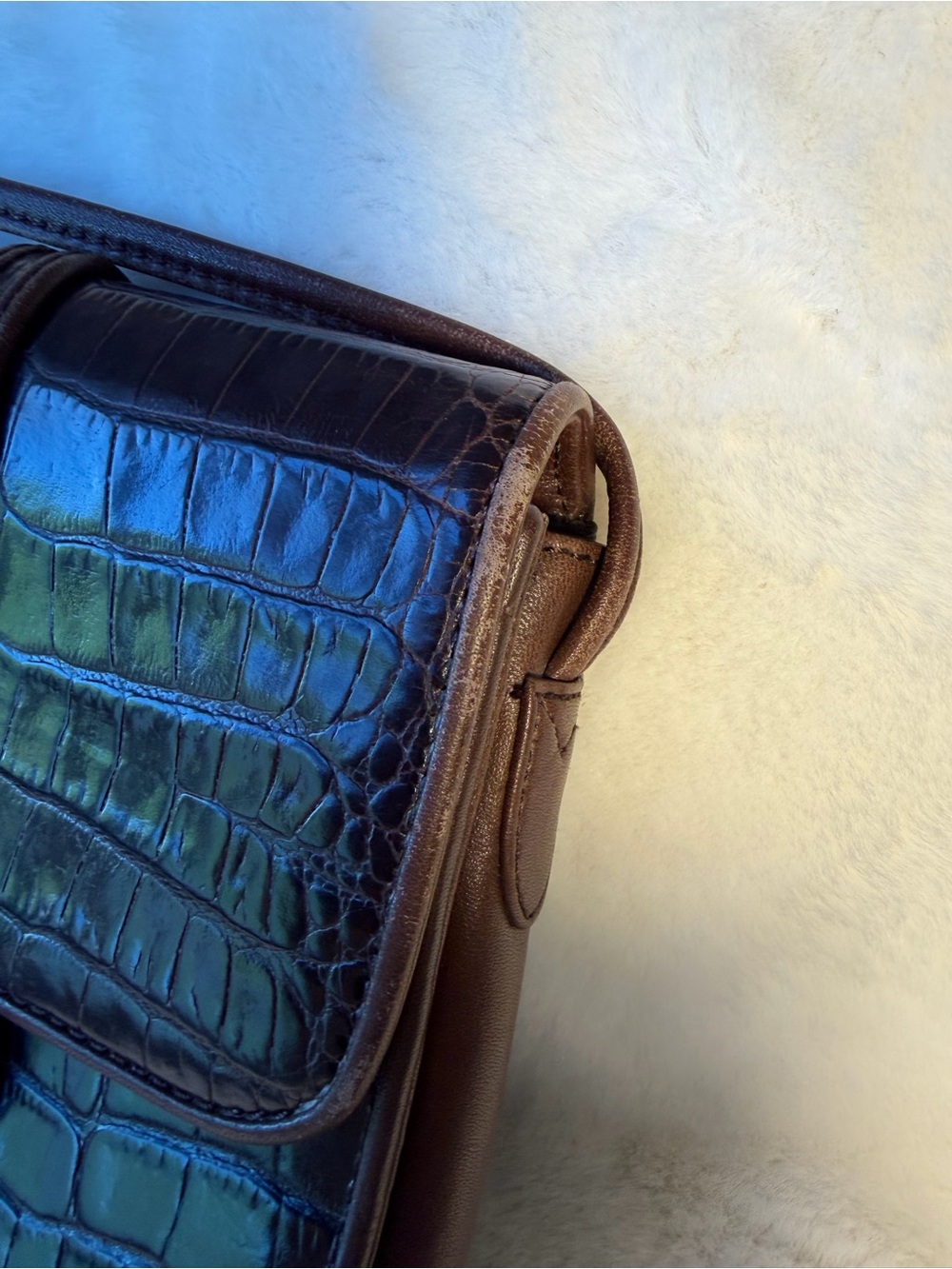 Brighton Classic Croc-Embossed Brown Leather Crossbody Bag - Picture 3 of 9